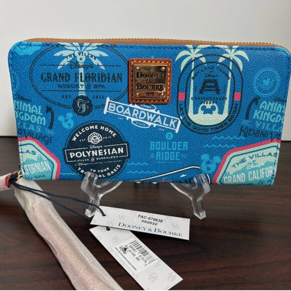 Dooney & Bourke Disney Vacation Blue Large Zippered Club Wristlet Wallet NWT - Picture 2 of 8